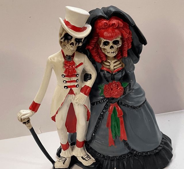 Skull Bride & Groom 