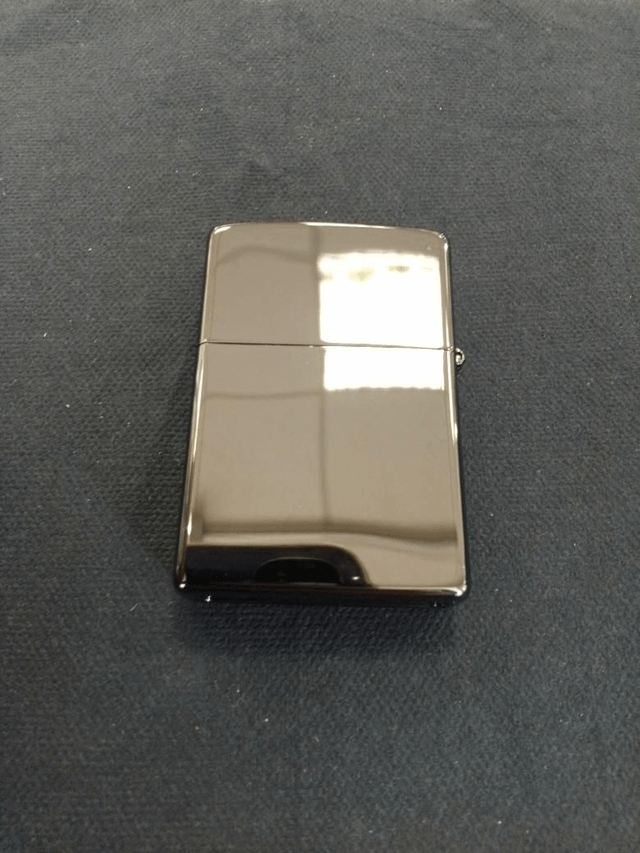 Skull Design Genuine Zippo Lighter 