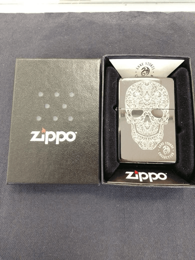 Skull Design Genuine Zippo Lighter 